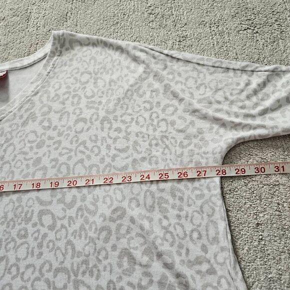 3/$15 Laurie Felt Modal Dolman Sleeve Relaxed Top in Grey Leopard Size XS/S - Picture 5 of 6